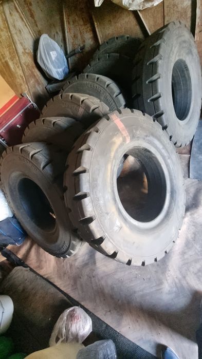 Цельнолитые шины