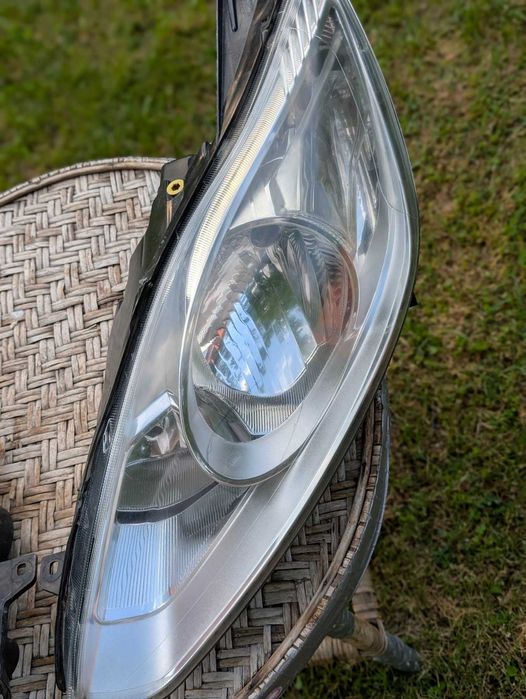 Комплект фарове за Ford C Max 2012/2013в комплекта270лв.за бройка150лв