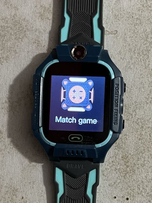 Ceas cu SIM pentru scolari cu aplicatie pentru localizare