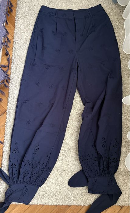 Costum brodat din bumbac