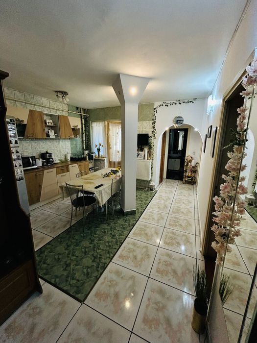 Inchiriez apartament Valea Rosie