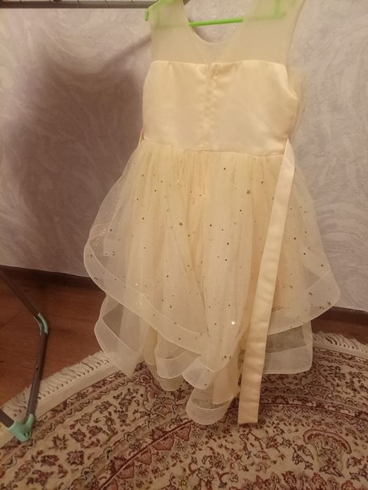 Продам детское платье 120