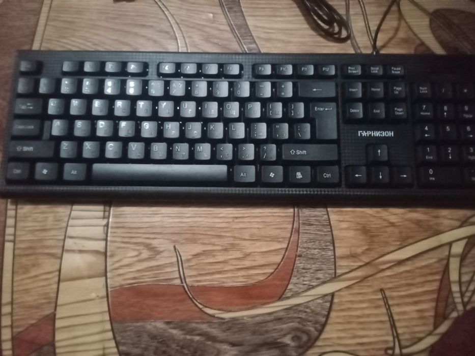Продам клавиатуру