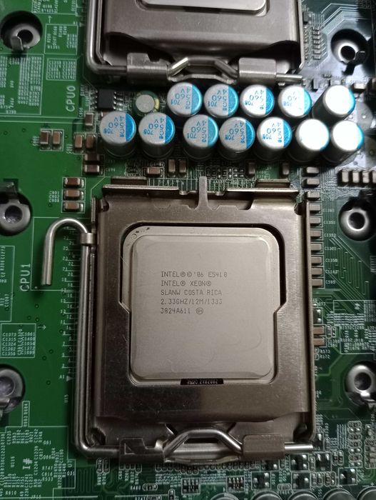 Материнская плата на запчасти и два процессора Xeon E5410