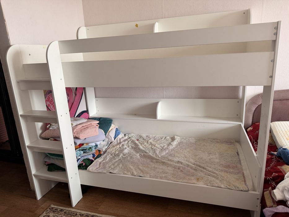 Двухъярусный кровать