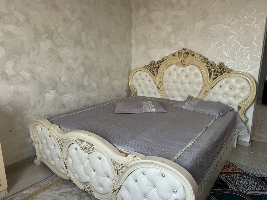 Двуспальный кровать