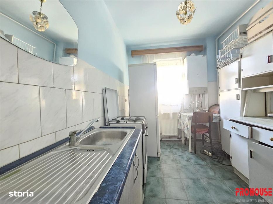 Buhusi - 3 camere  - etaj 3