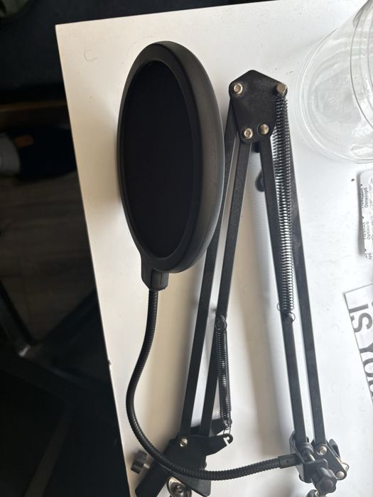 Продавам микрофон