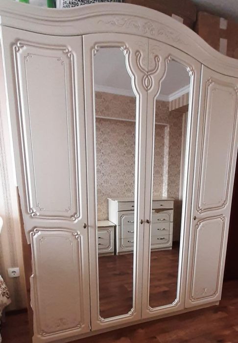 Спальный гарнитур