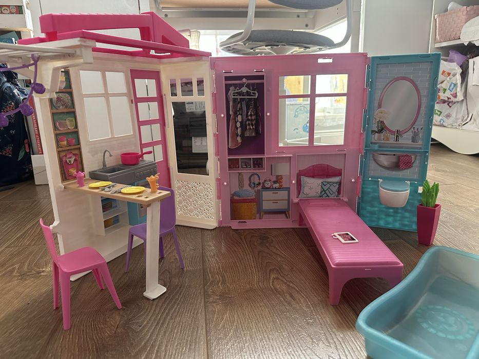 Къща Барби, Гардероб Барби, Къща за дом. любимец Барби