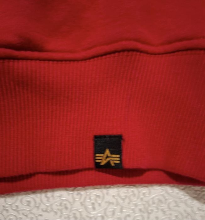 Свитшот от Alpha Industries 
Размер : м
Состояние : 9/10
Цена : 40 лв