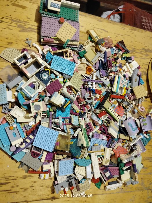 Продам конструктор LEGO .