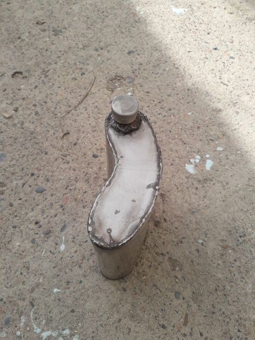 Фляжка нержавеющая.