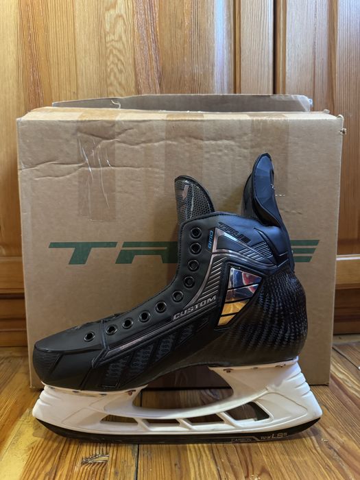 Продам коньки True custom