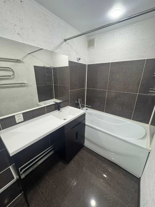 продам 2х комн кв Шешембекова