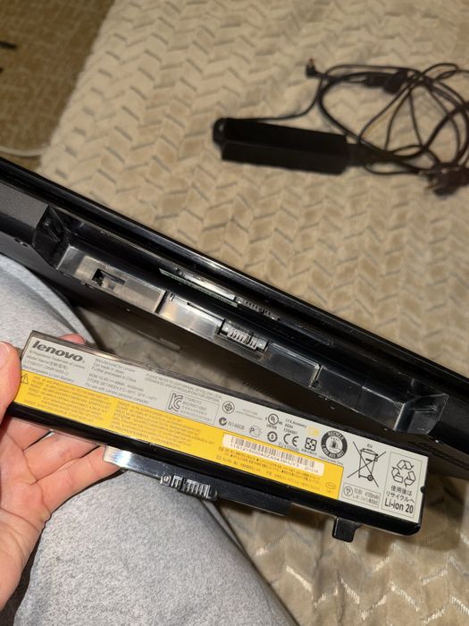 Срочно продам на запчасти Lenovo