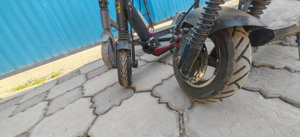 Электросамокаты разные