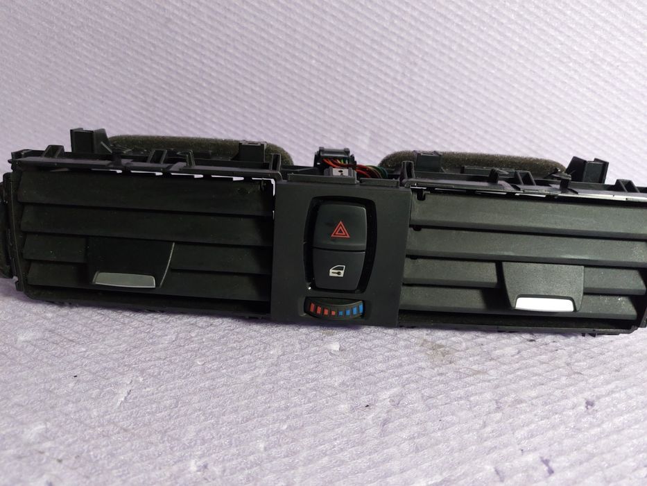 Grila bord ventilație BMW F30 F31 F32 F33 F36 Cod 9218552
