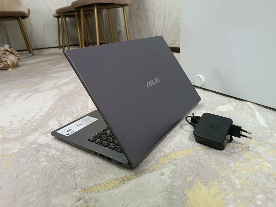Ноутбук ASUS i3-10thGen Nvidia.