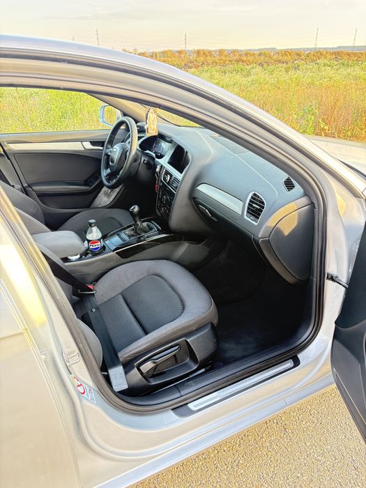 AUDI A4 B8.
