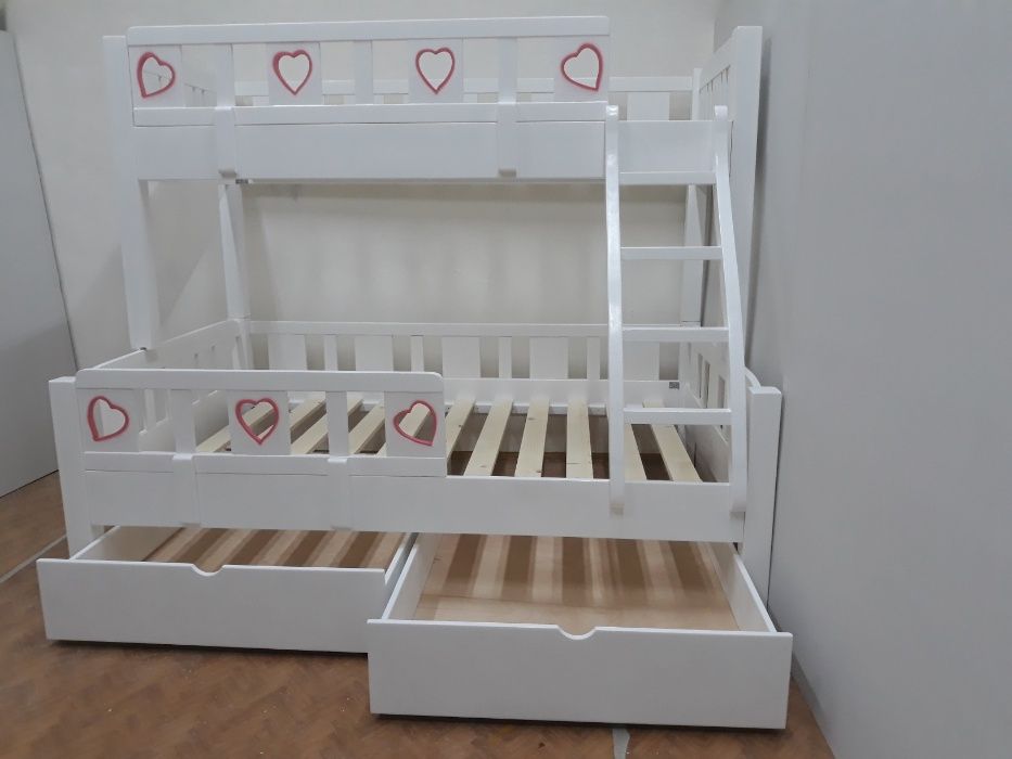 TRANSPORT GRATUIT.Pat etajat-supraetajat din lemn masiv..Cod 3204