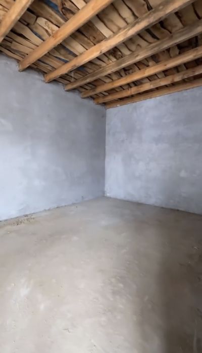 Zangiota tumani Bos suv da 2.3 sotix 4 xona