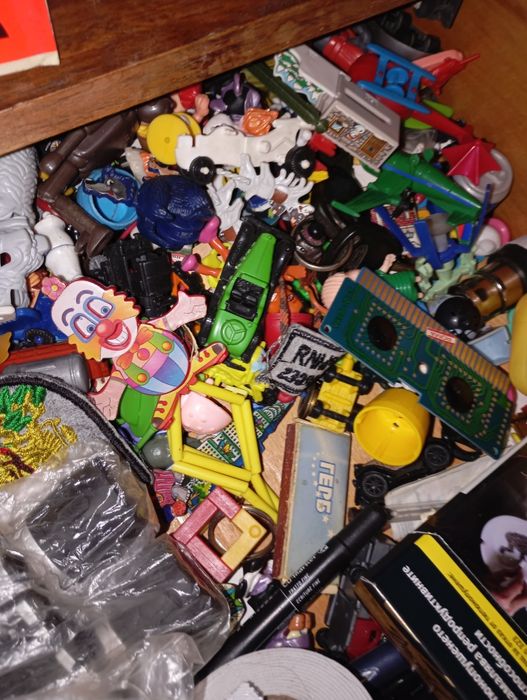 Играчки от шоколадови яйца