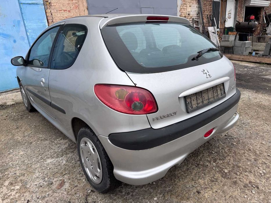 Peugeot 206 1.4i 75hp 2003г. На части