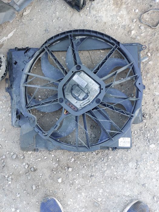 Перка радиатор е93 бмв  3.0д 231кс m57 bmw e93 3.0d