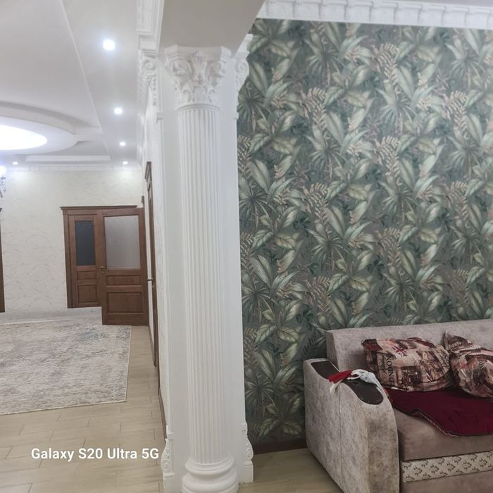 Гипсовое перо .с голубями