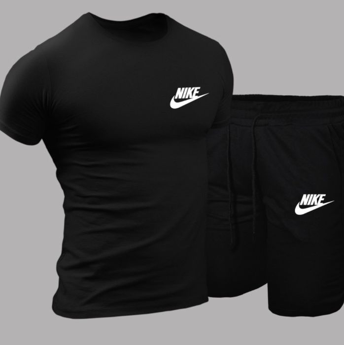 Nike екип тениска и къси гащи