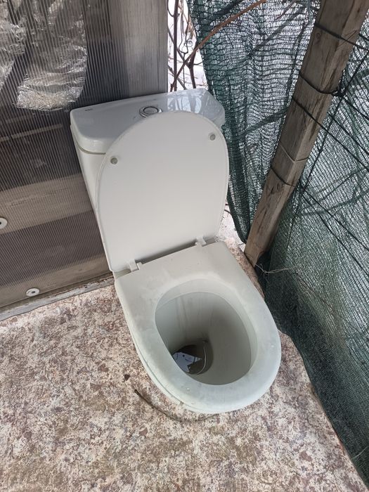 Унитаз продам б/у