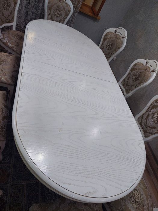 Продаётся комплект из стола и стульев (10)