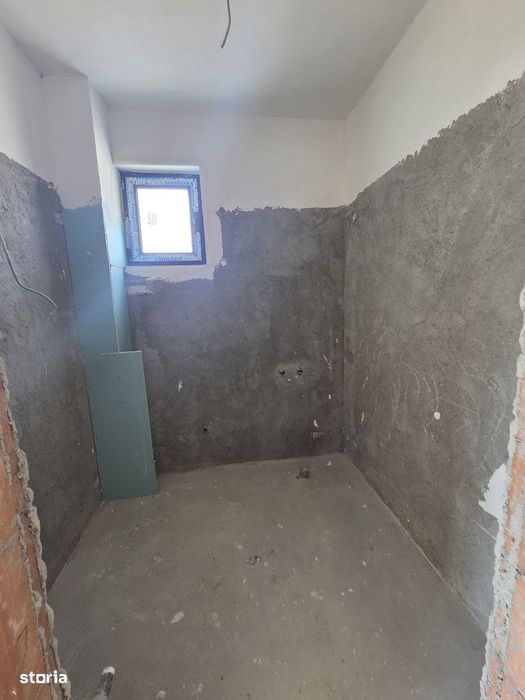 Vila duplex 5 camere-Teren 250 mp-Bragadiru Plevnei