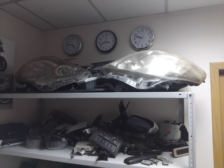 Продам фары на Альфард 2009г