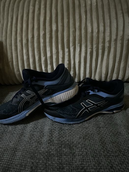 Кроссовки ASICS оригинальные , БУ