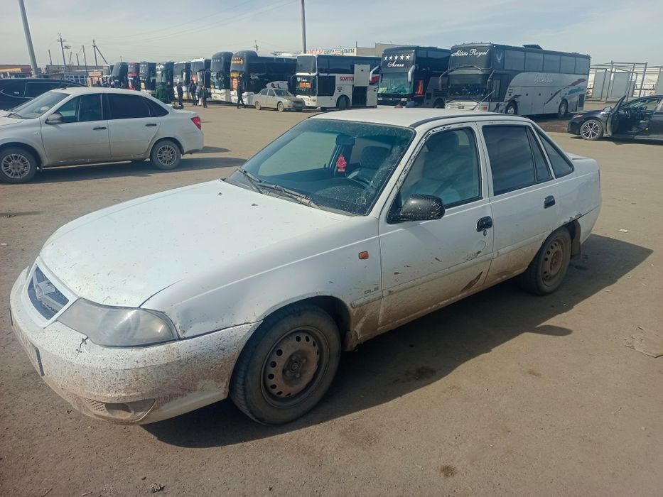 Продаю машину нексия