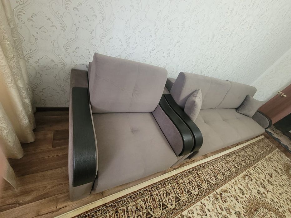 Продам диван с креслом