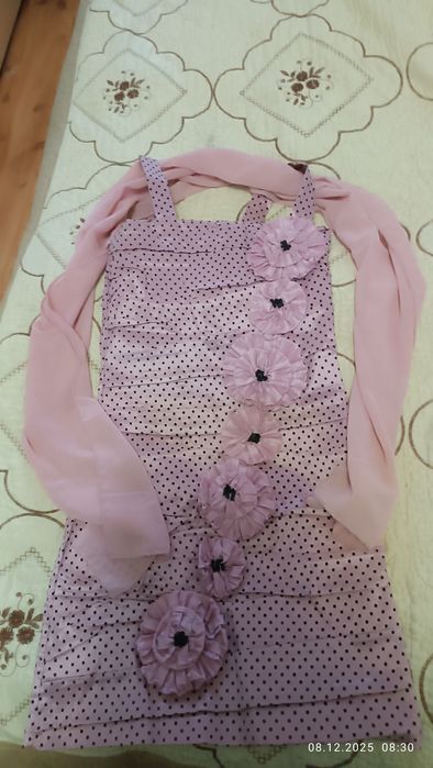 Продам нарядное платьеце.