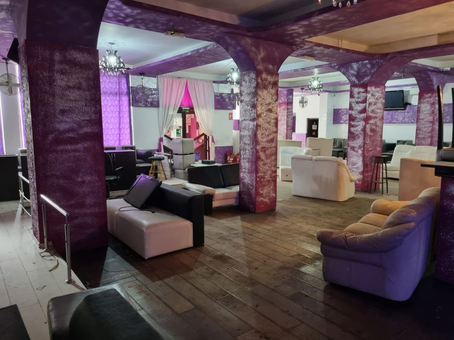 VIND URGENT Spațiu comercial zona centrala.