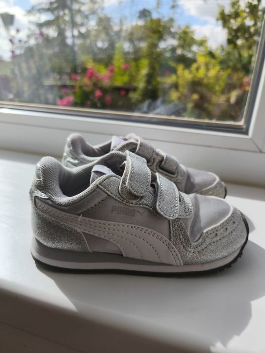 Детски маратонки Puma с брокат