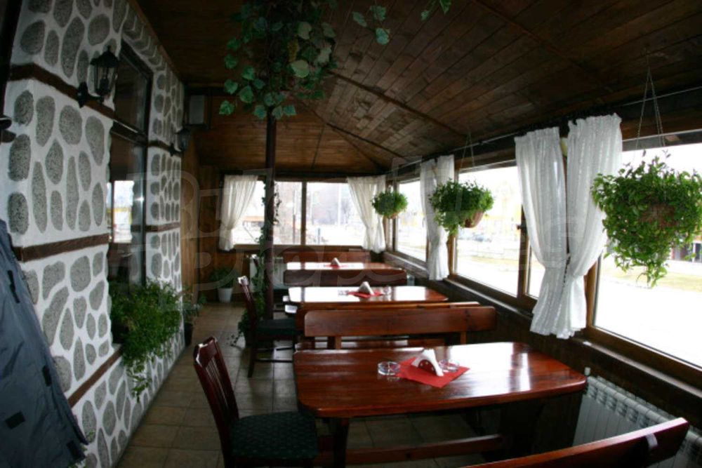 Дава се под наем Заведение в Банско - 500 кв.м за 1250 € - Снимка #6