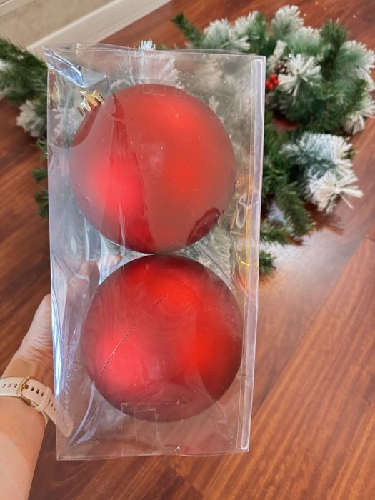 Елочные игрушки разных размеров