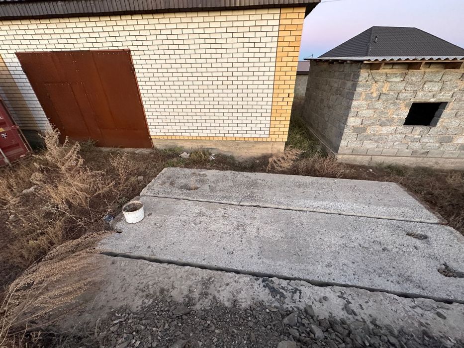 Продается черновой дом с участком