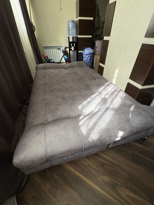 *Срочно продаю новый диван*