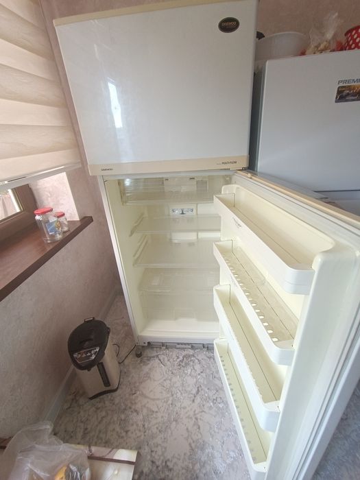 Продаётся холодильник даево,