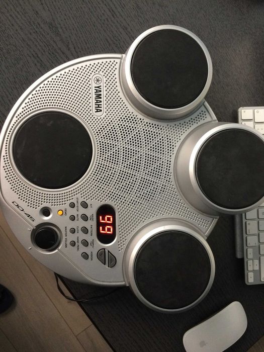 Tobe digitale Yamaha DD-45 pentru incepatori