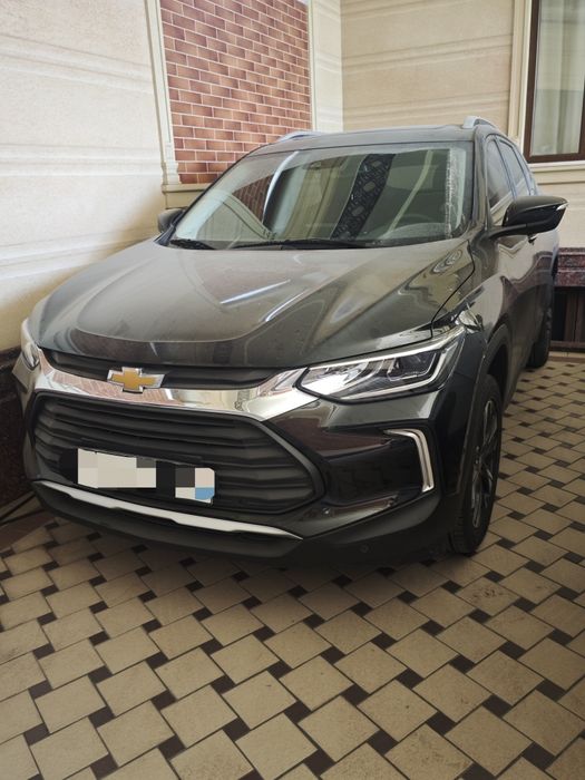 Trecker premier sotiladi