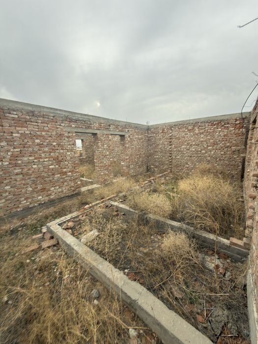 дом недостроеный