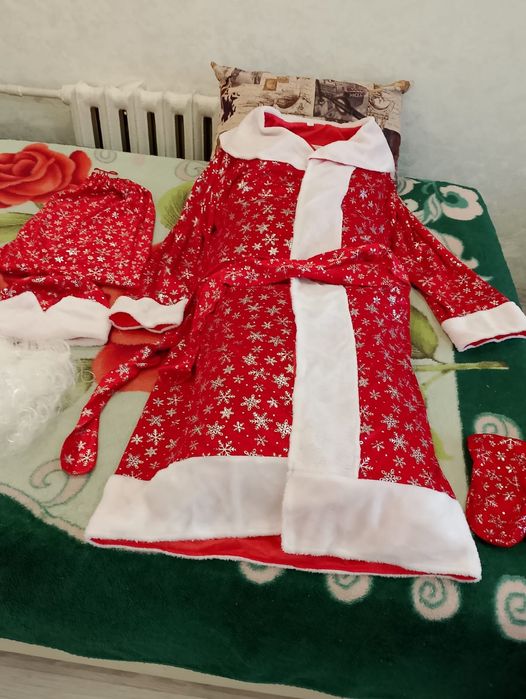 Продам костюм деда мороза.